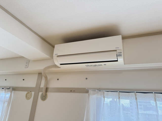 リビングエアコン