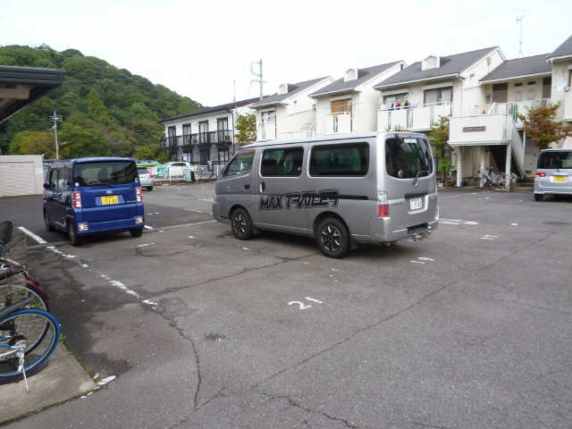 ハイツ花水木Ⅲ 3階 駐車場