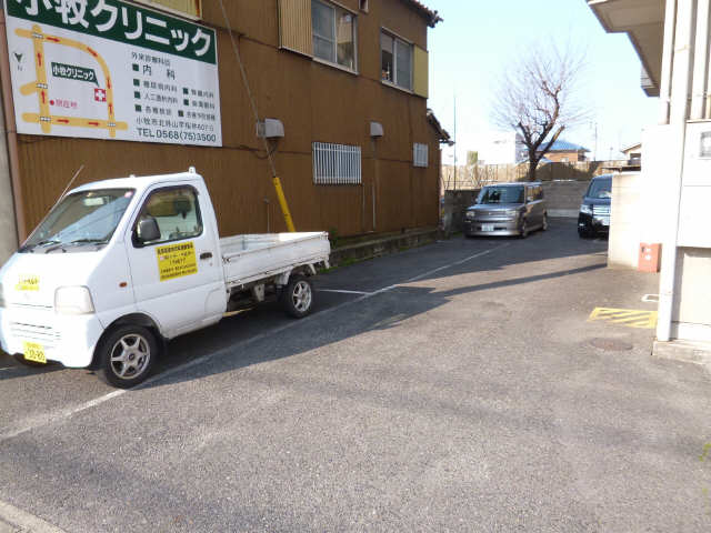 桜井ハイツ 4階 駐車場