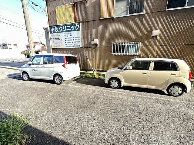 桜井ハイツ 3階 駐車場