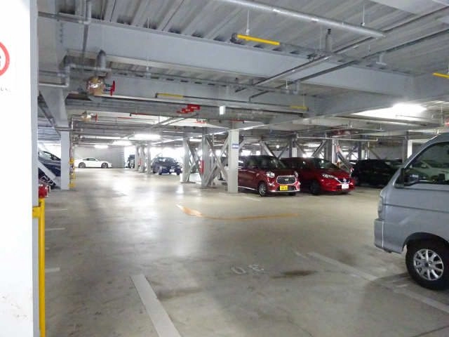 駐車場地下2階