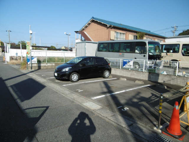 ヴィルヌーブ田県 1階 駐車場