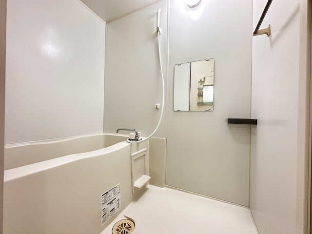 ヴィルヌーブ田県 1階 浴室
