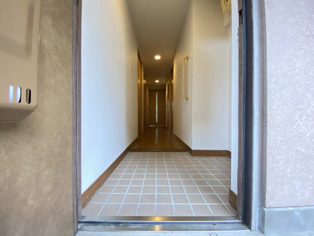 玄関内