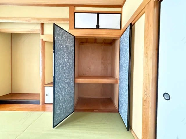 1階 和室収納