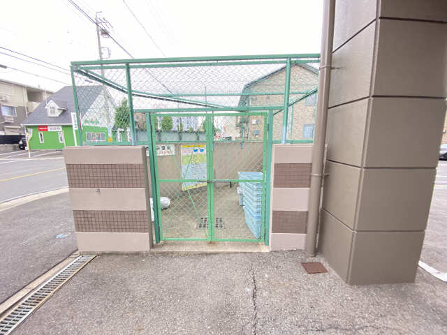 ゴミ置き場