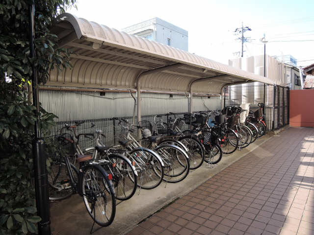 ベルテ新栄 3階 駐輪場