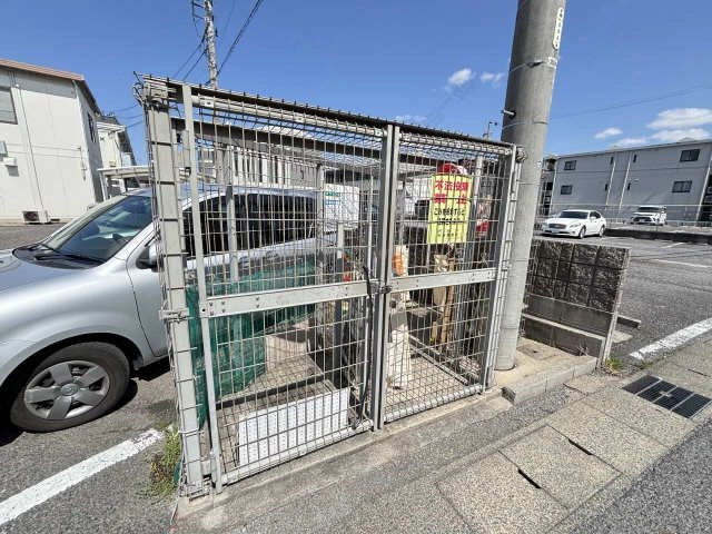 敷地内ゴミ置き場