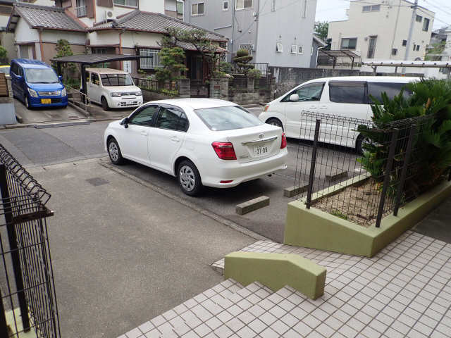 ケープタウン高倉 1階 駐車場