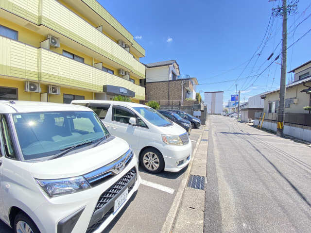 ケープタウン高倉 1階 駐車場