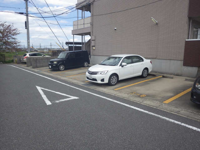 リバーサイドタウン二宮 3階 駐車場