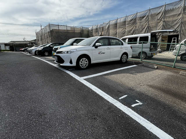 ドエル法土 4階 駐車場