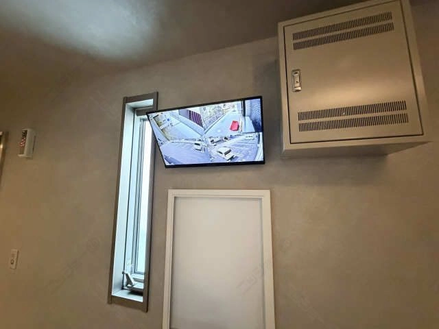 防犯カメラモニター