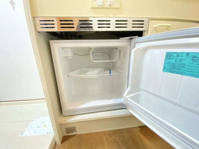 アーバン小島 1階 ミニ冷蔵庫