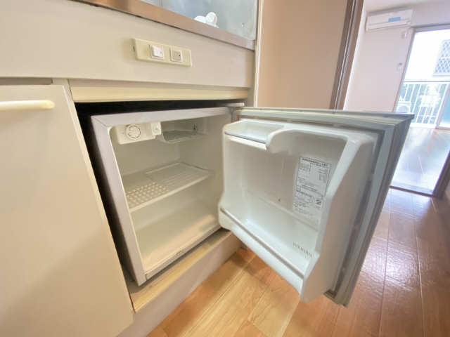 アーバン小島Ⅱ 1階 小型冷蔵庫