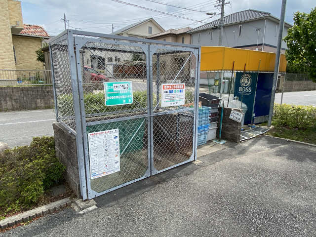 敷地内ごみ置き場