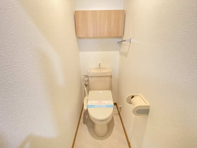 アーバン藤川 1階 WC