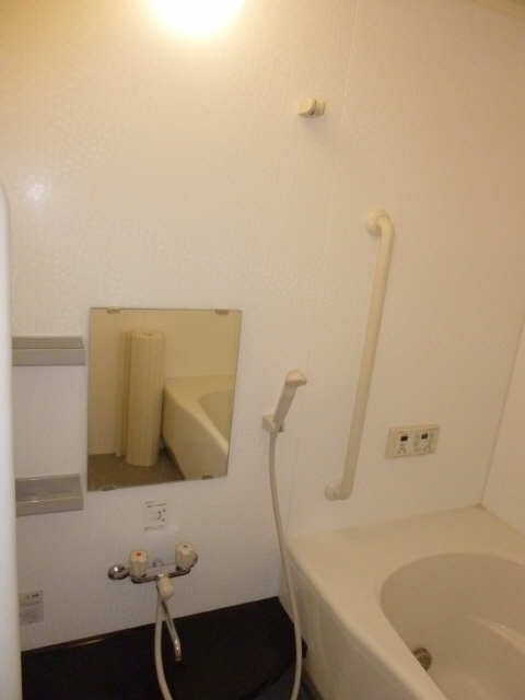 ボナール亀山 3階 浴室
