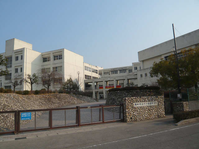 六ッ美北中学校