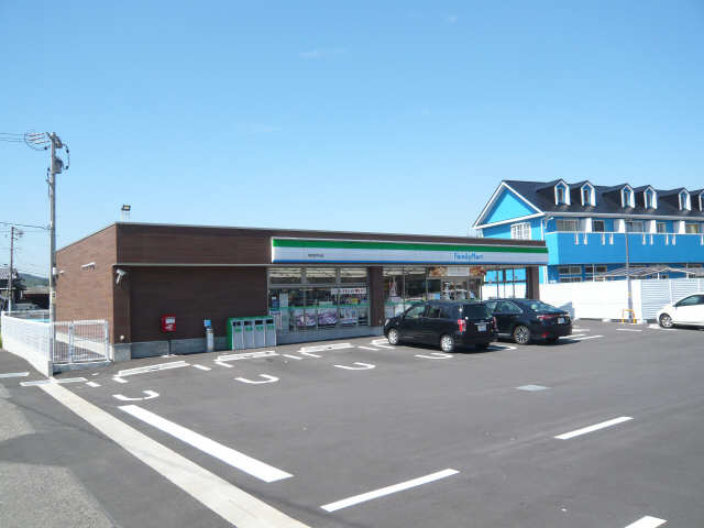 ファミリーマート徒歩２分