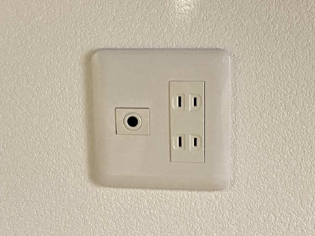 パソコンルームのコンセント