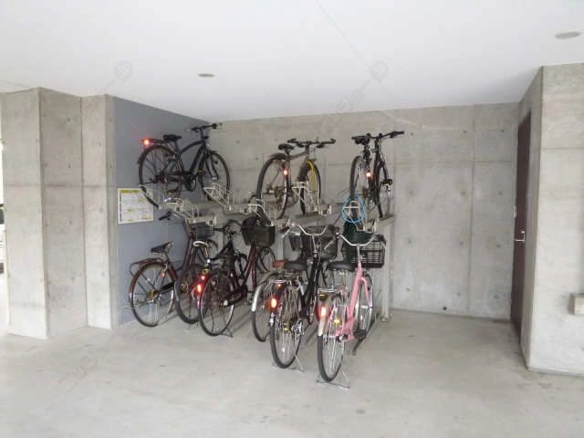 駐輪場（屋内）