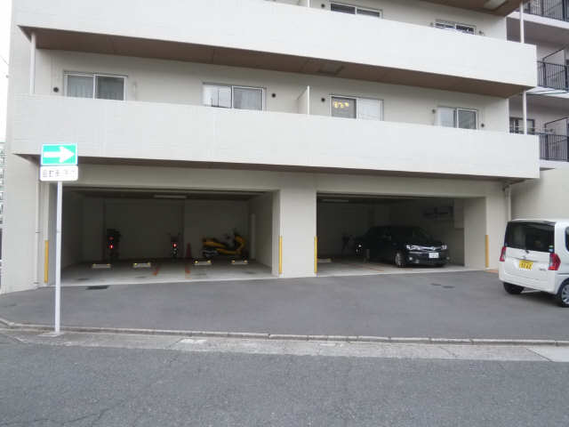 駐車場・駐輪場