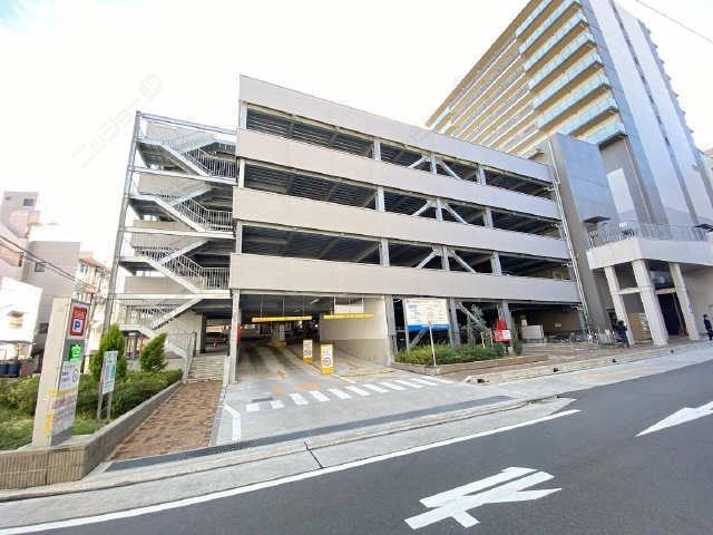 駐車場(1階出入口)