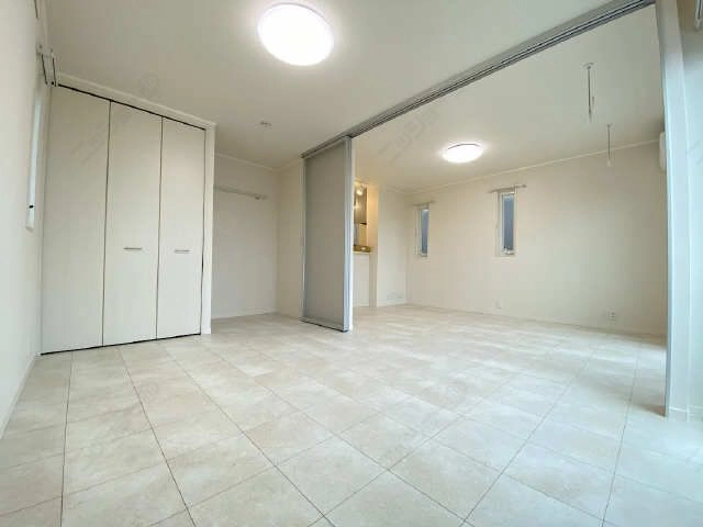 リビング横洋室