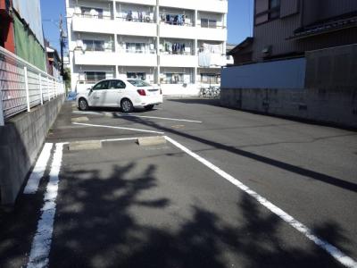 ニューマンション丸由(まるよし) 2階 駐車場