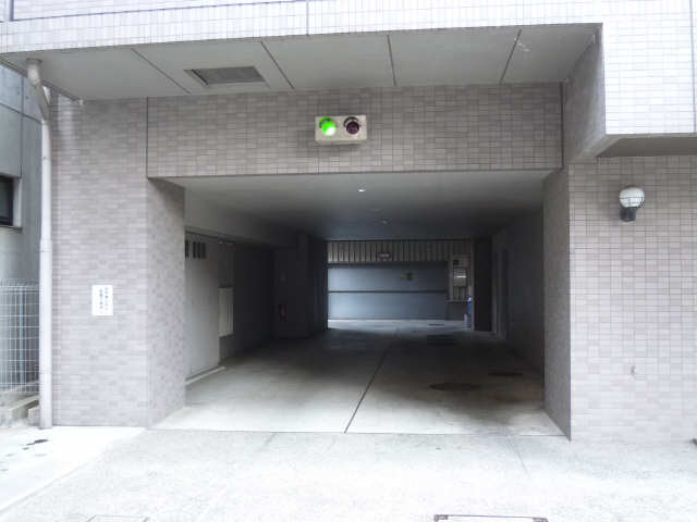 レジデンス鈴木 8階 駐車場