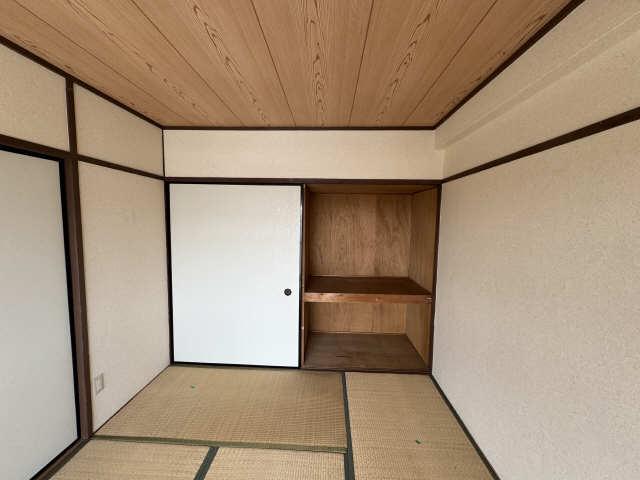 収納（東和室）