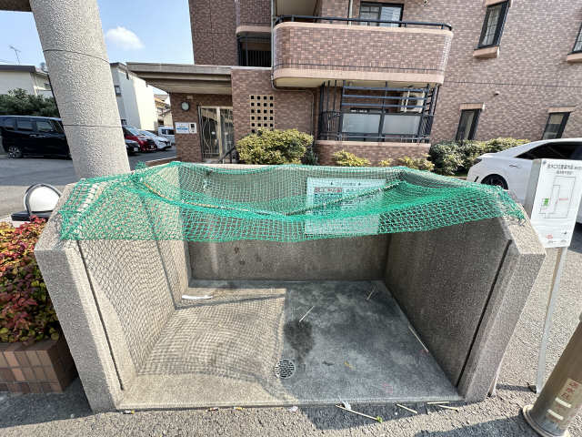 共用ゴ��ミ捨て場