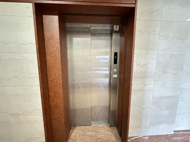 グランダ　リュール 6階 エレベーター
