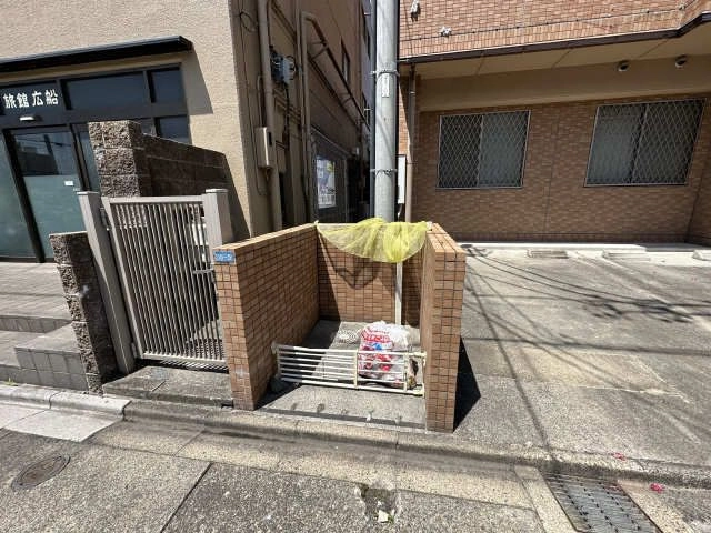 ごみ置き場