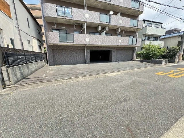 屋外駐車場(南)