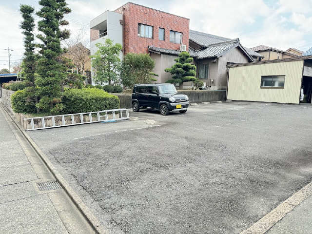 駐車場（敷地外）
