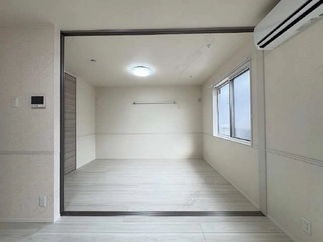 洋室(南)