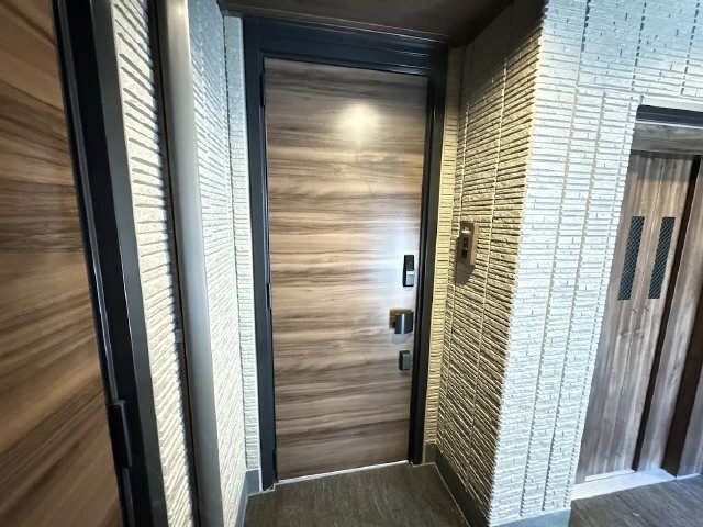 玄関扉