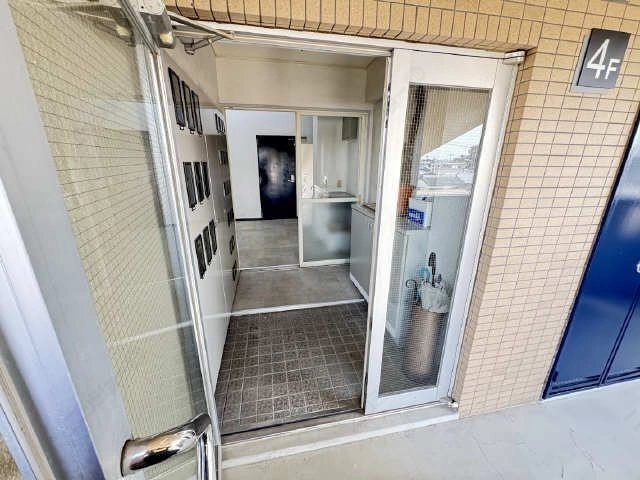 ４階エントランス