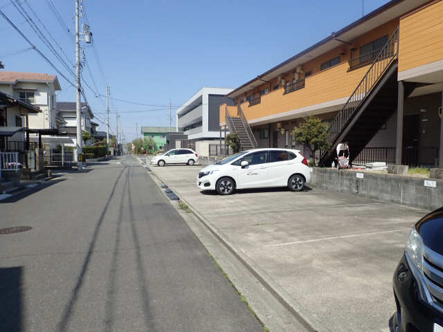 メゾン　フォーラム 1階 駐車場