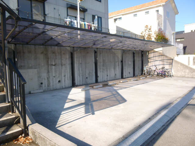 屋根付駐車場