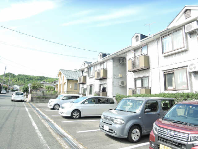 ＳＩＬＫＹ　ＨＯＵＳＥ 1階 駐車場