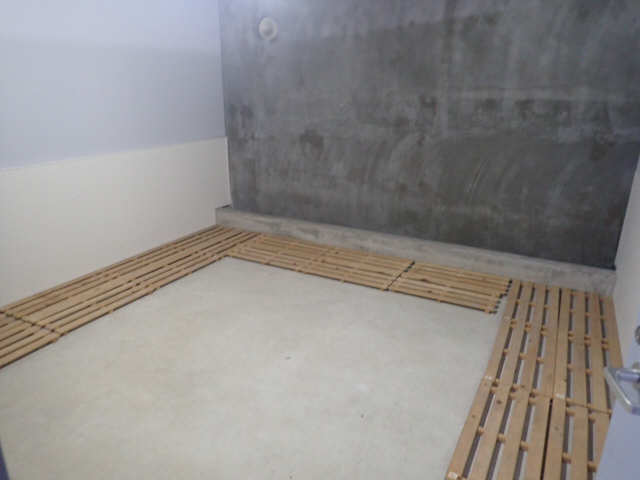 地下専用倉庫