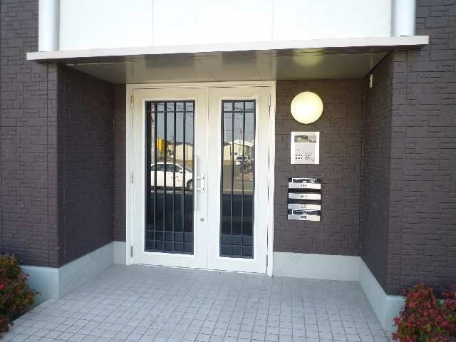 共用オートロック玄関