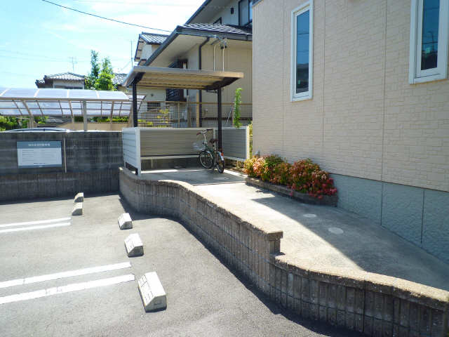 駐輪場�、スロープ