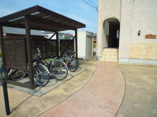 アプローチ、駐輪場