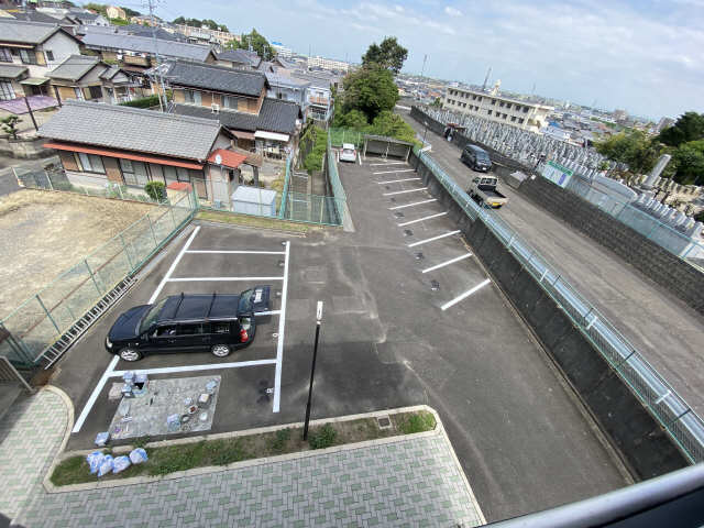 グランヒルズＫＵＷＡＮＡ 3階 駐車場