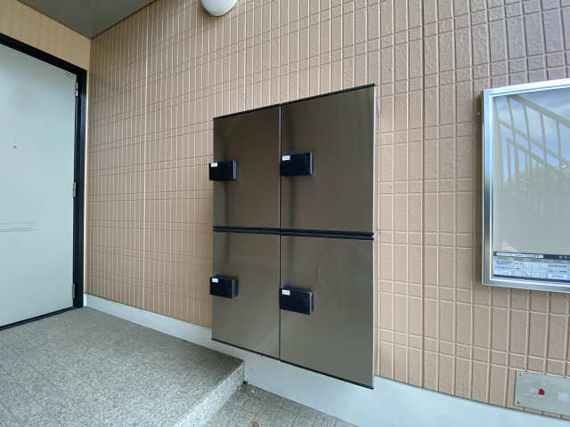 宅配ボックス
