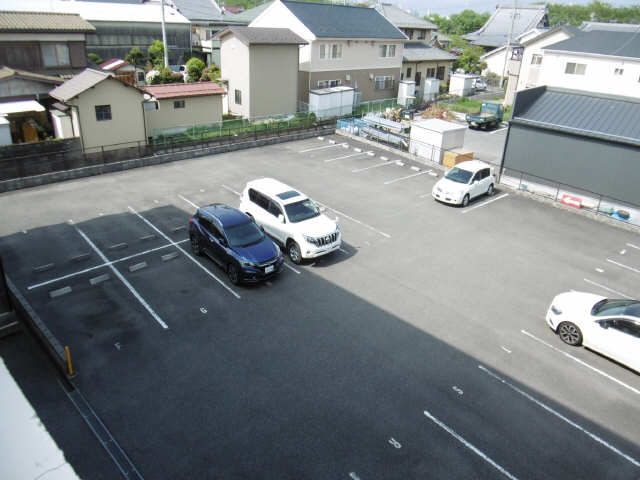 ルミネス１番館 4階 駐車場